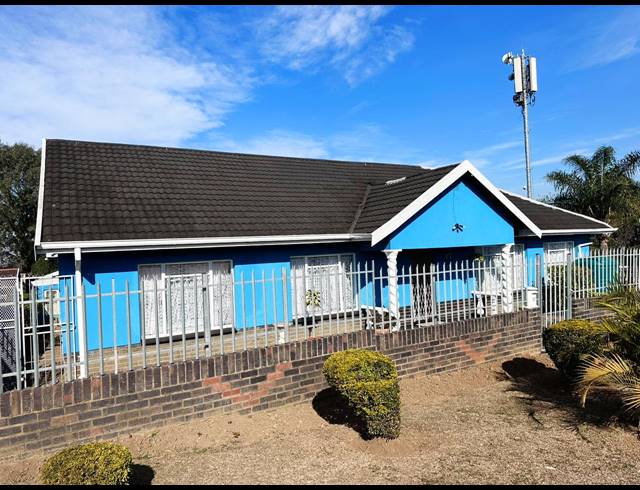 3 BEDROOM HOUSE FOR SALE IN WOODLANDS